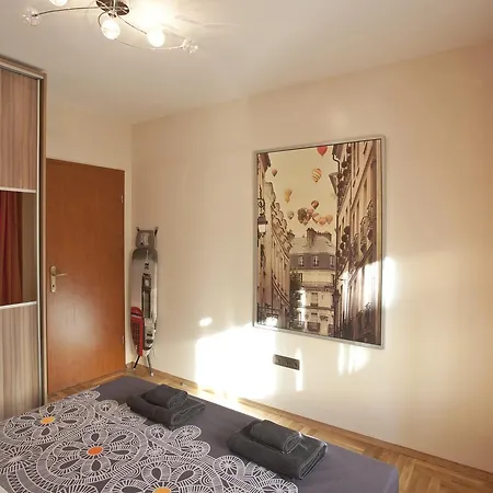 דירה Reduta *